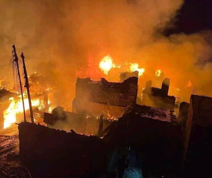 गमगढी आगलागीमा ५० करोडको क्षति, लामाको घरबाट यसरी सल्केकाे थियाे आगो 